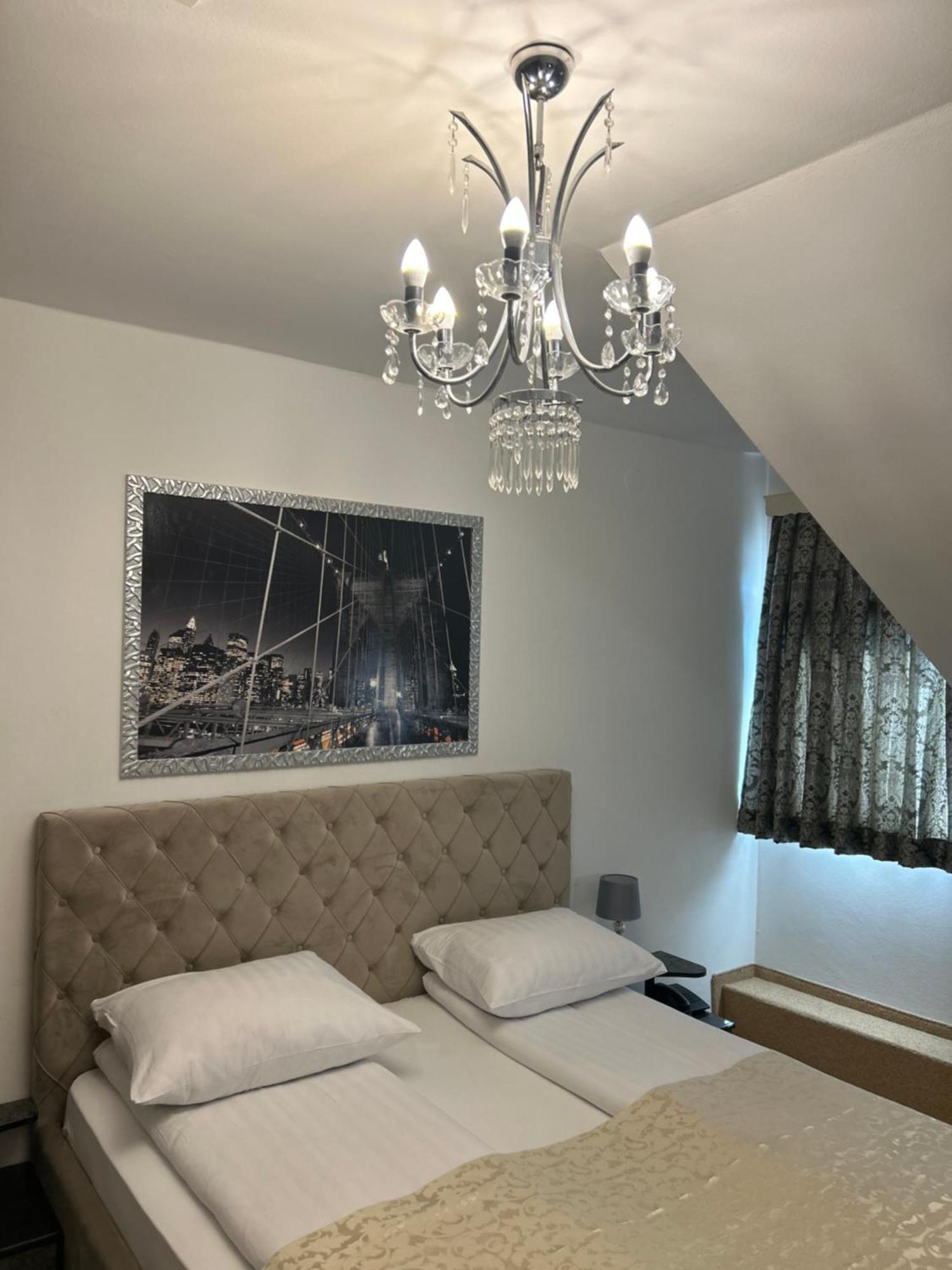 Hotel Martini Zagreb Hotel And Restaurant Sesvete Bagian luar foto