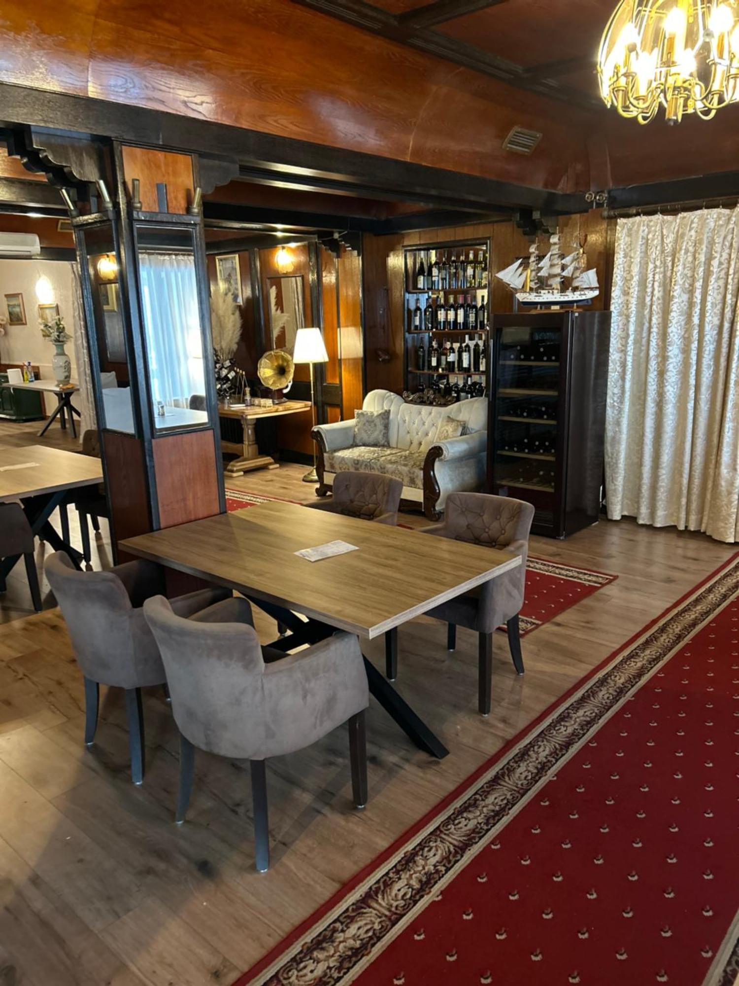 Hotel Martini Zagreb Hotel And Restaurant Sesvete Bagian luar foto