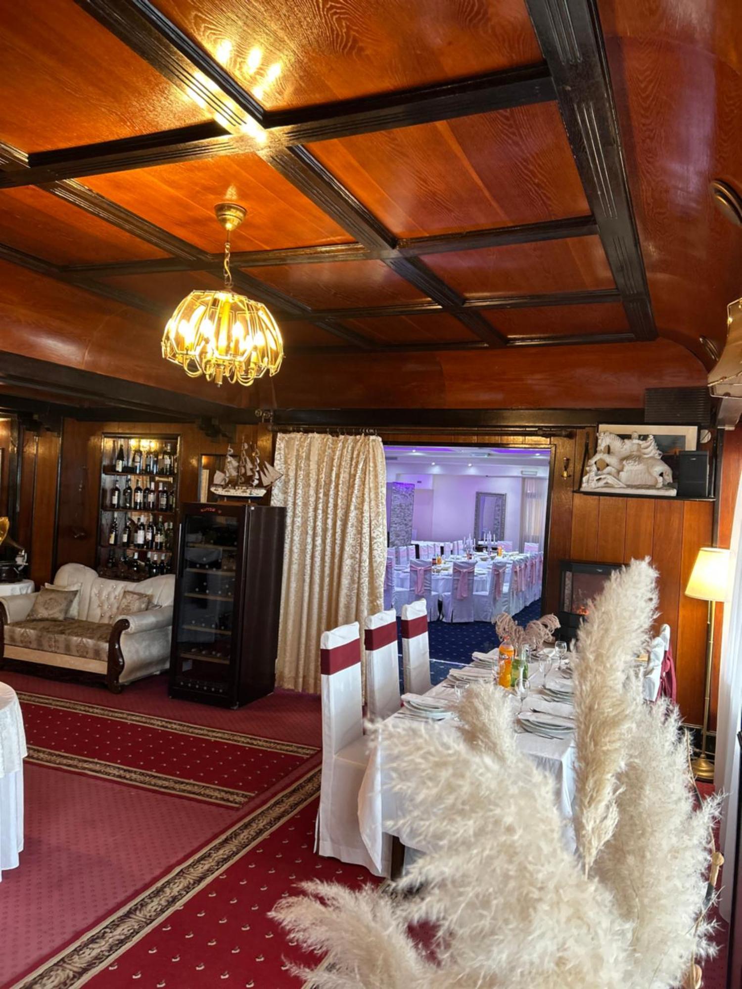 Hotel Martini Zagreb Hotel And Restaurant Sesvete Bagian luar foto