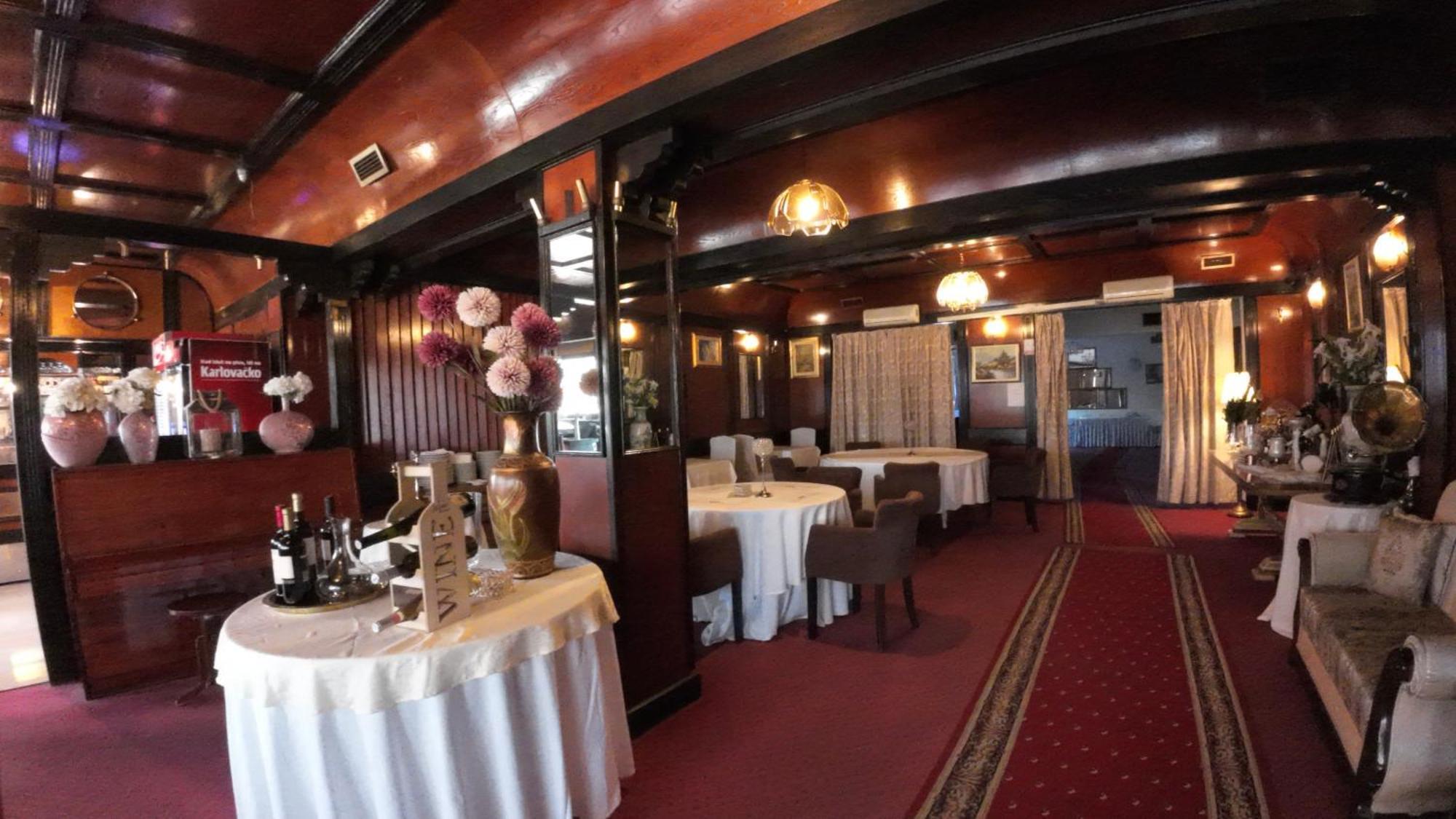 Hotel Martini Zagreb Hotel And Restaurant Sesvete Bagian luar foto